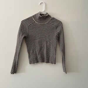 Universal Thread Black and White Striped Long Sleeve Top